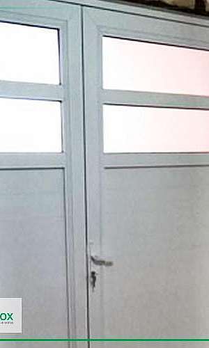 Portas e janelas de alumínio branco